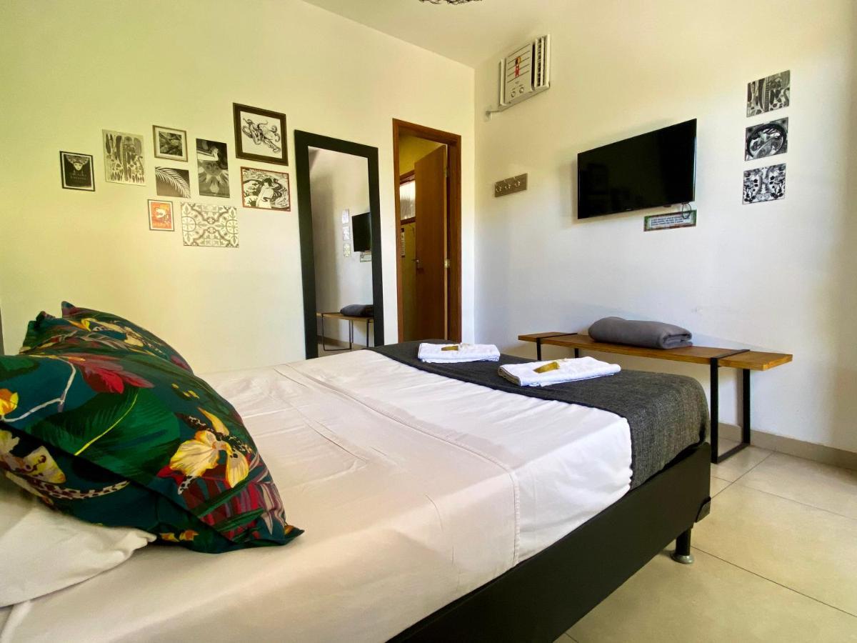 A Coroa Hostel & Suites アハイアウ・ド・カボ エクステリア 写真